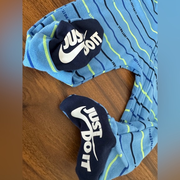 Nike Kids Blue and Black Striped Footie Size 6 Months NWT - Picture 6 of 7